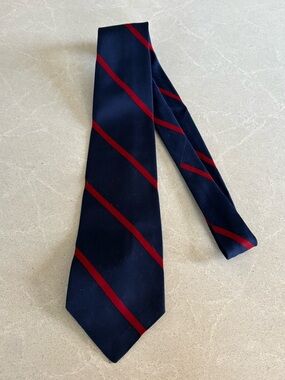 Cameron Jeffries Classic Navy and Red Diagonal Stripe Men's Tie